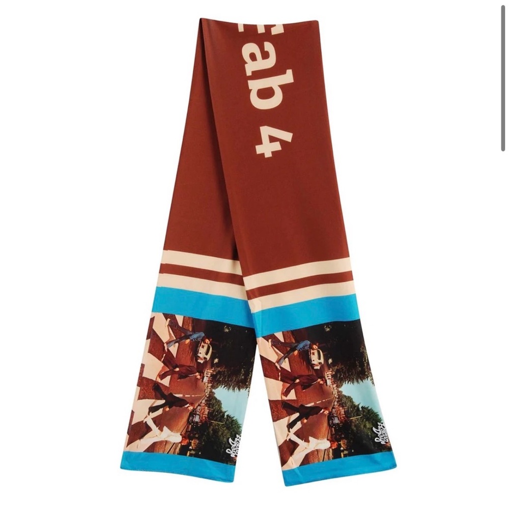 NWT The Beatles “The Fab 4” Abbey Road Scarf
